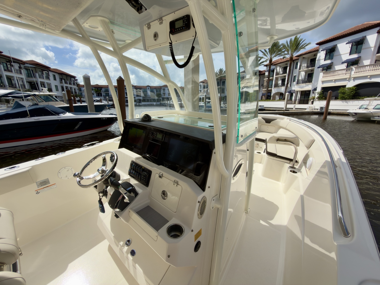 2023 Sailfish 290 CC