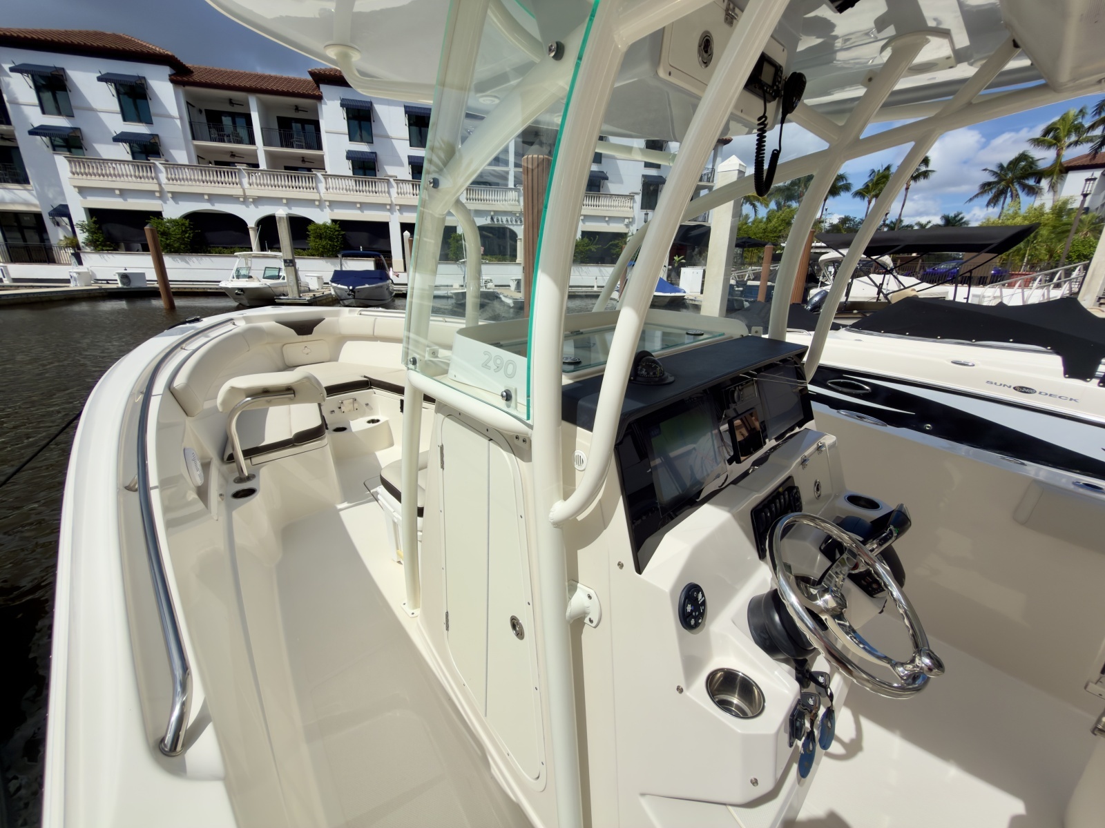 2023 Sailfish 290 CC