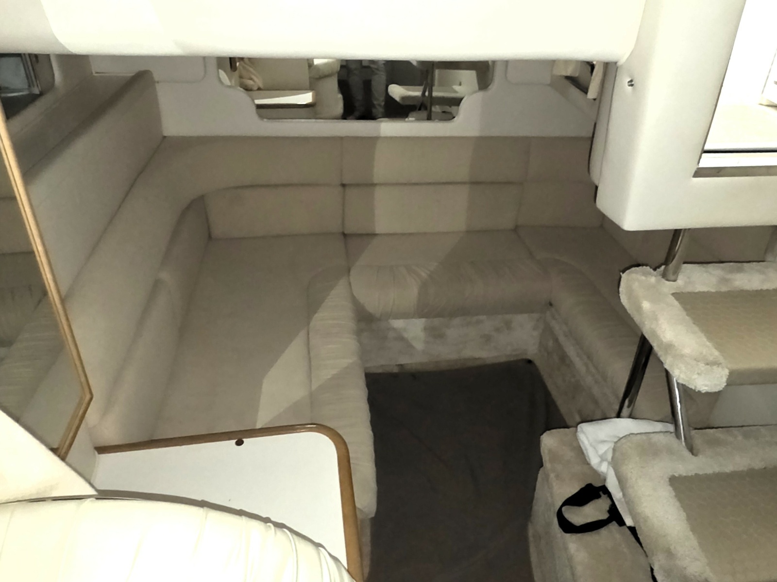 Mid Cabin