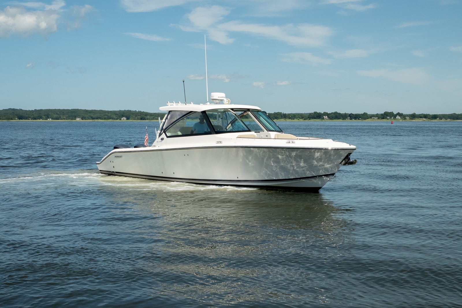 2018 Pursuit 325 DC