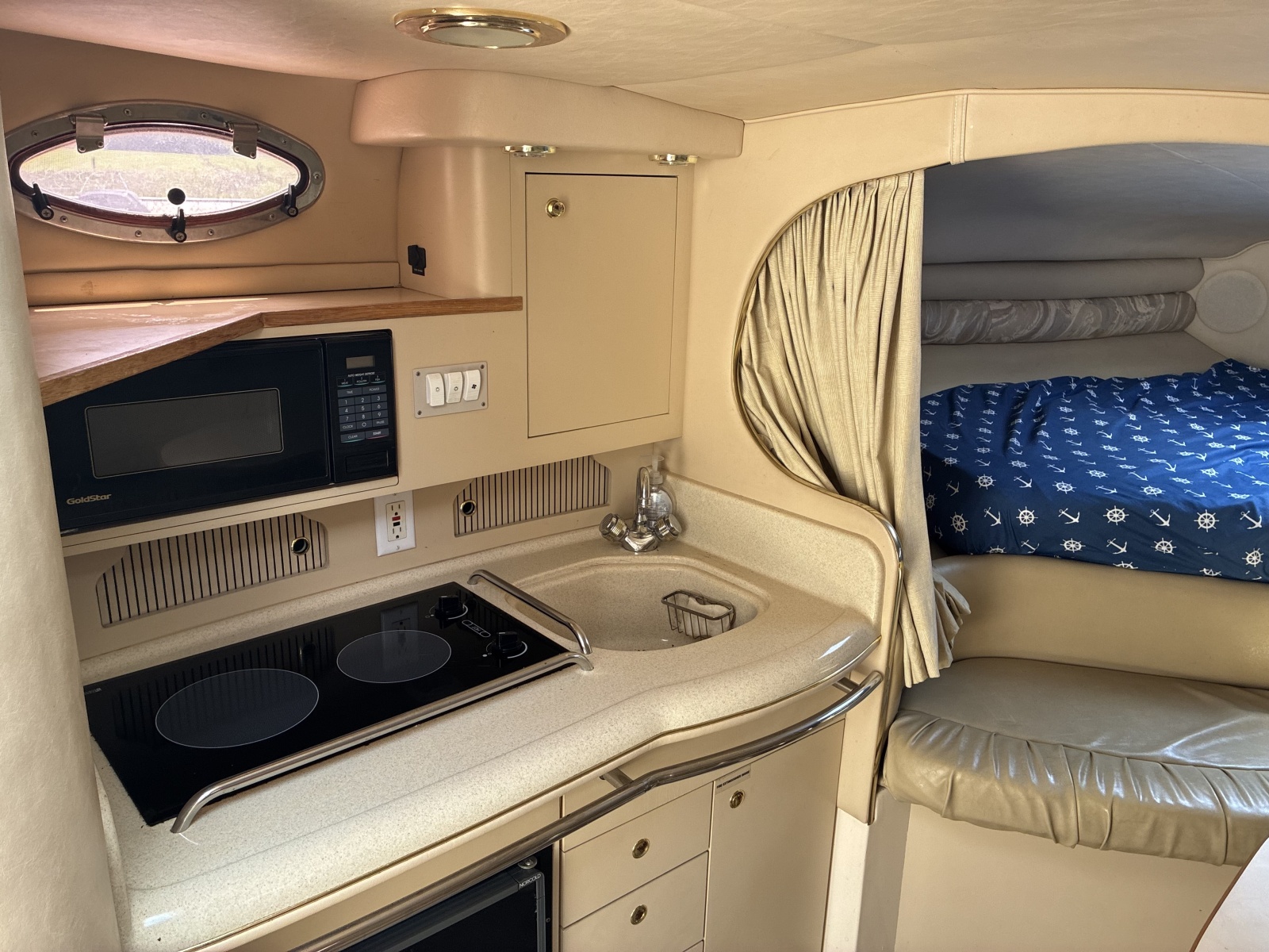 1998 Sea Ray 290 Sundancer