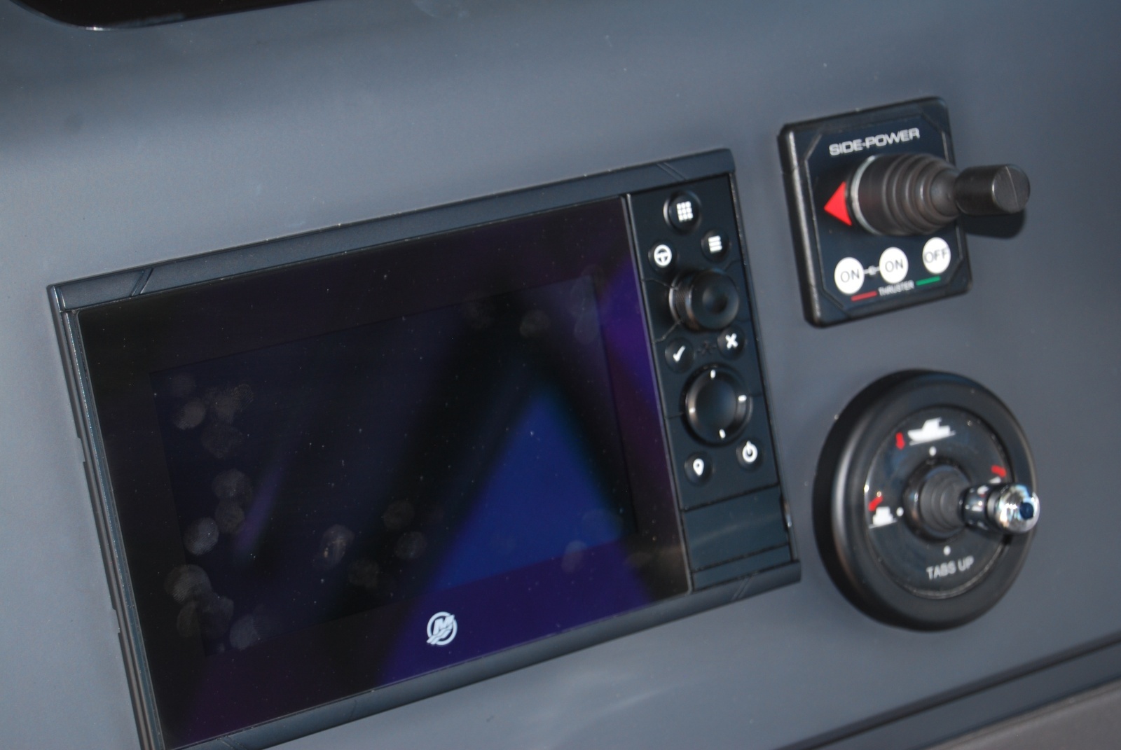 2022 Axopar 37 XC Cross Cabin