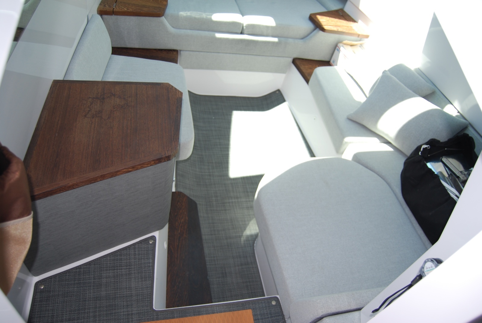 2022 Axopar 37 XC Cross Cabin