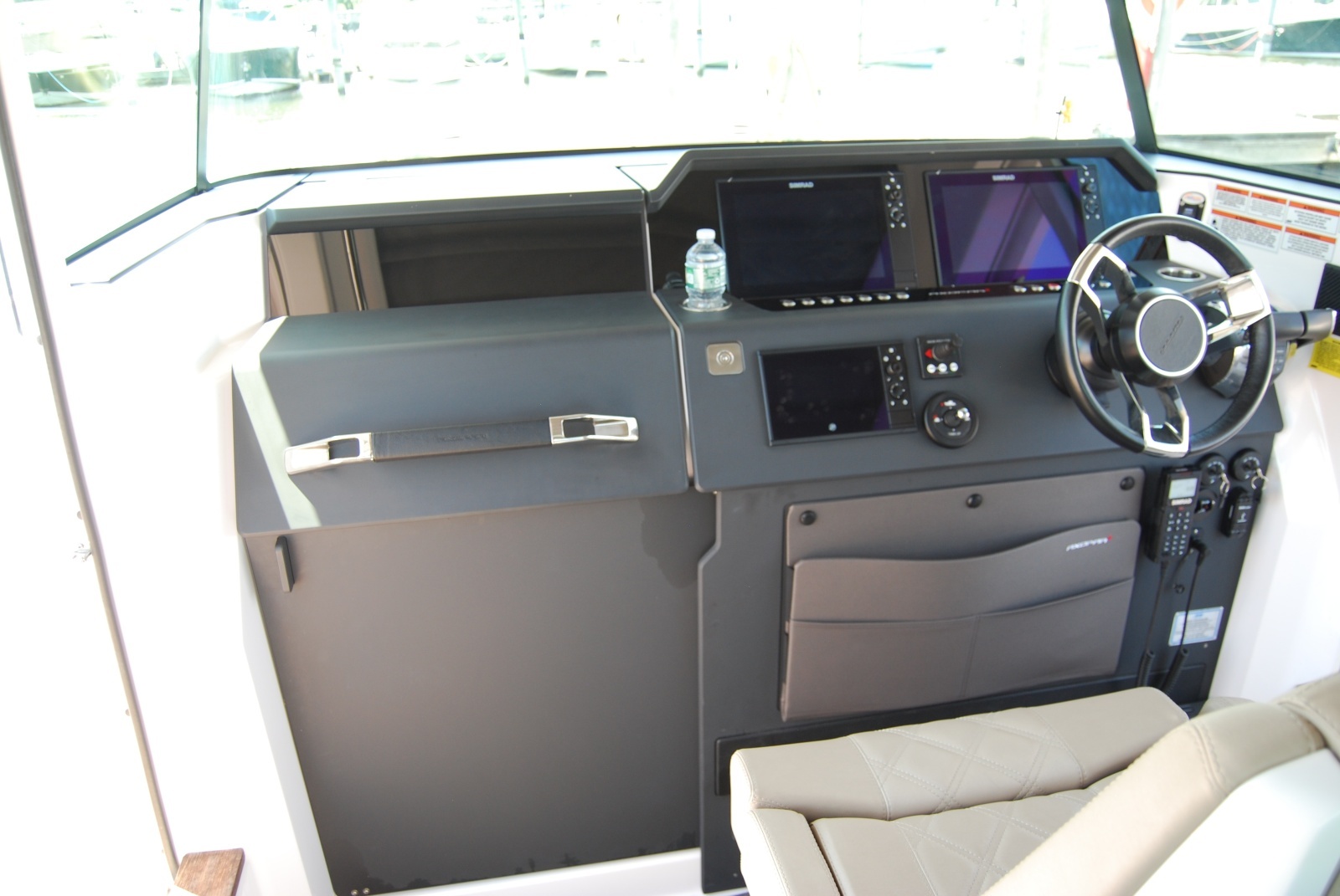 2022 Axopar 37 XC Cross Cabin