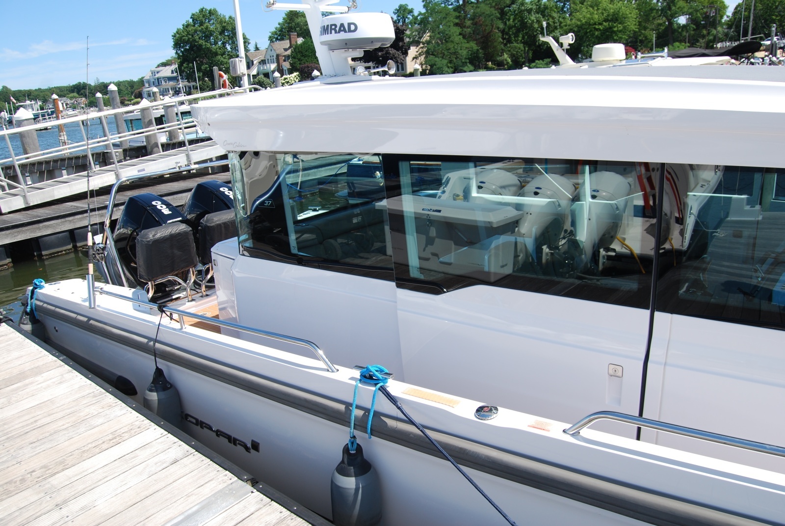 2022 Axopar 37 XC Cross Cabin