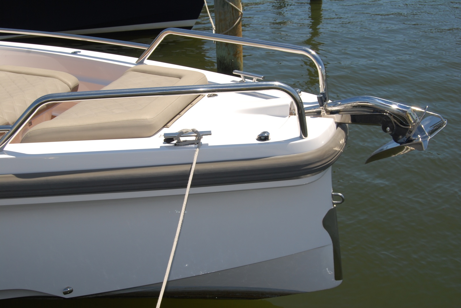 2022 Axopar 37 XC Cross Cabin