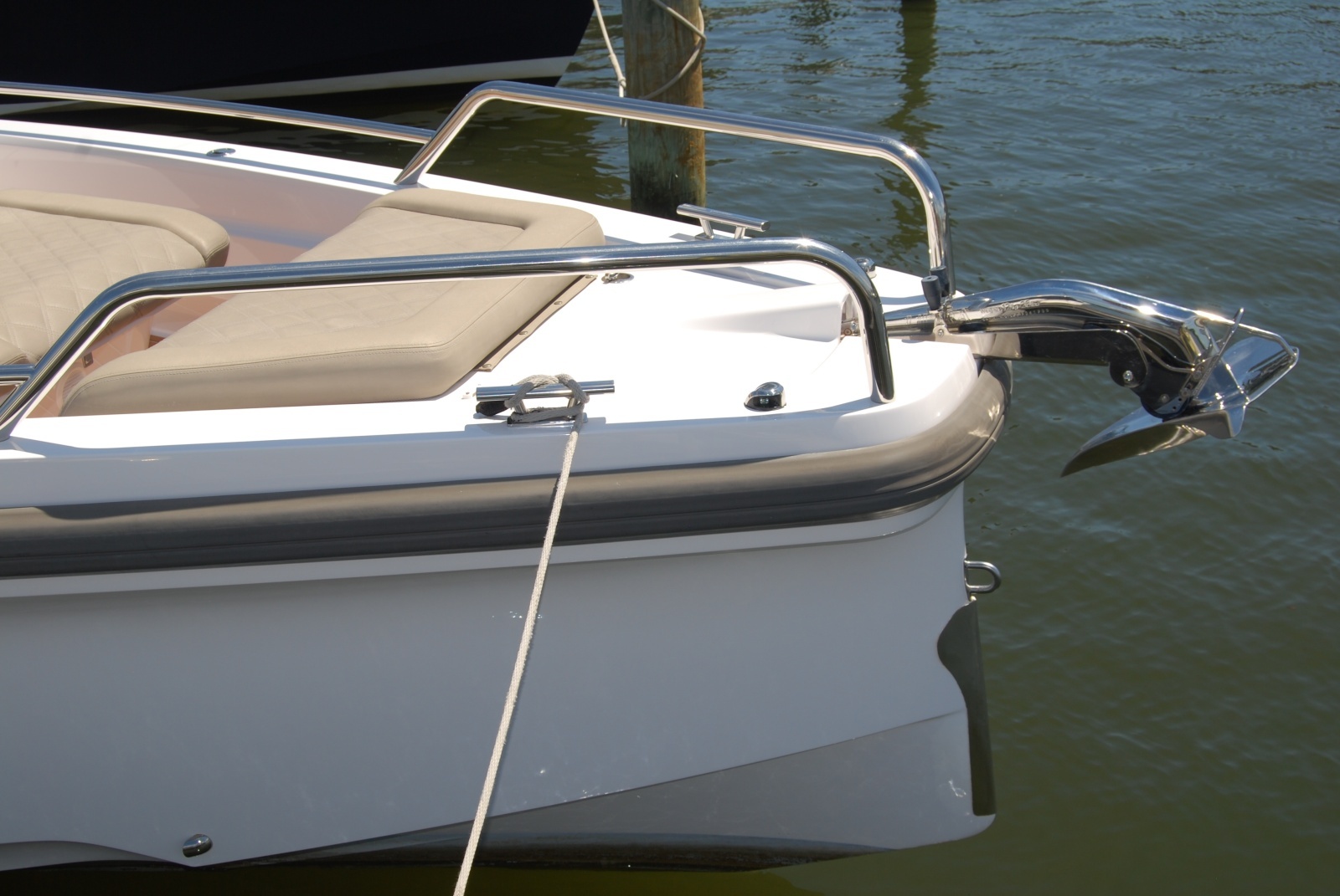 2022 Axopar 37 XC Cross Cabin
