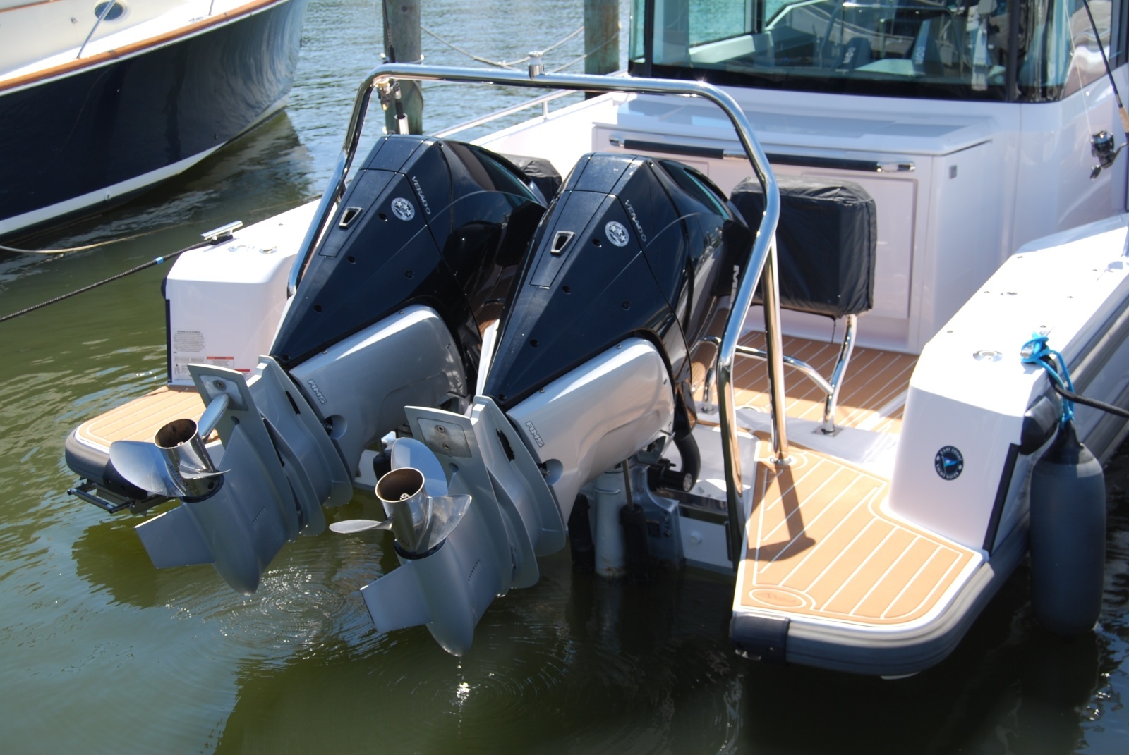 2022 Axopar 37 XC Cross Cabin