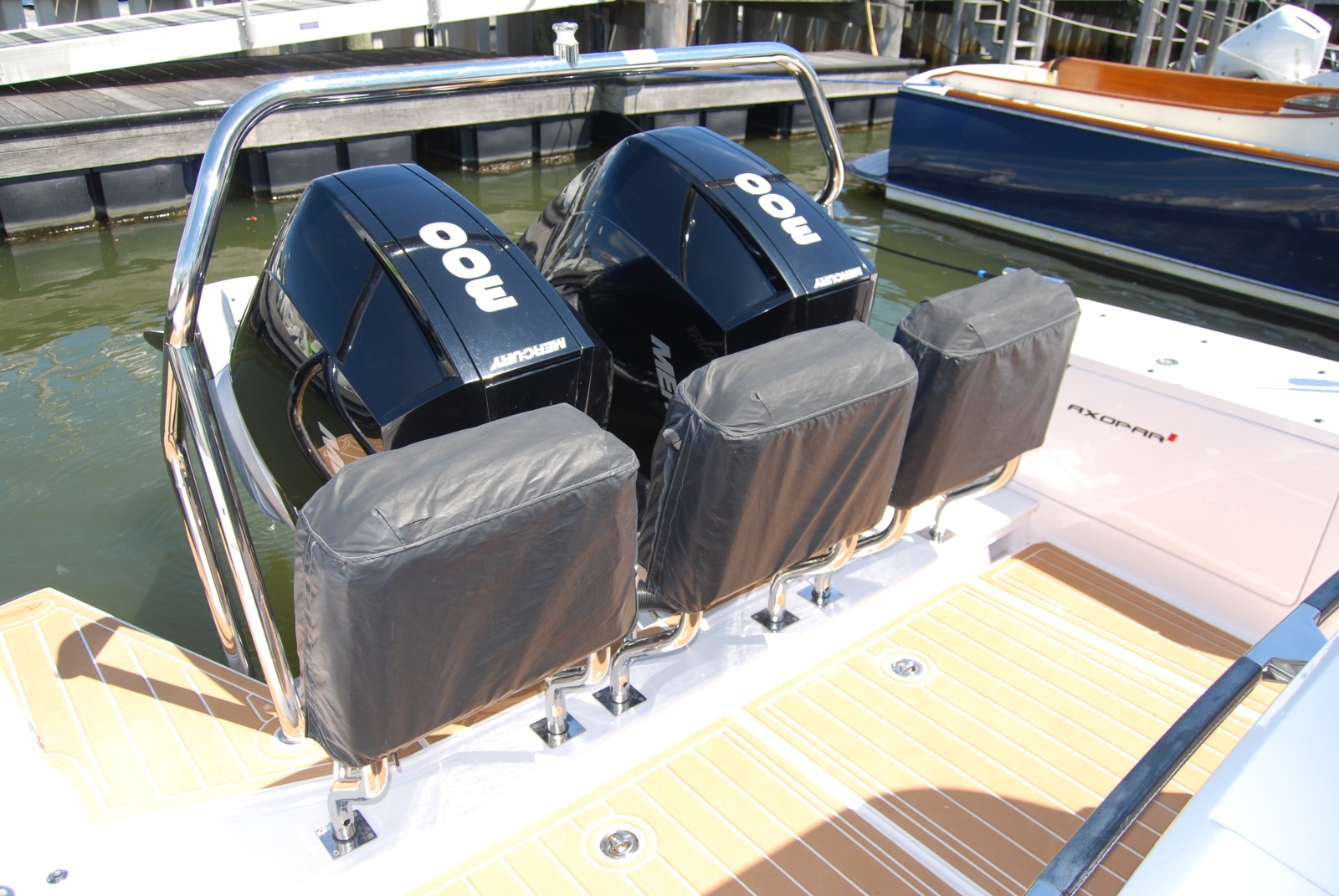 2022 Axopar 37 XC Cross Cabin