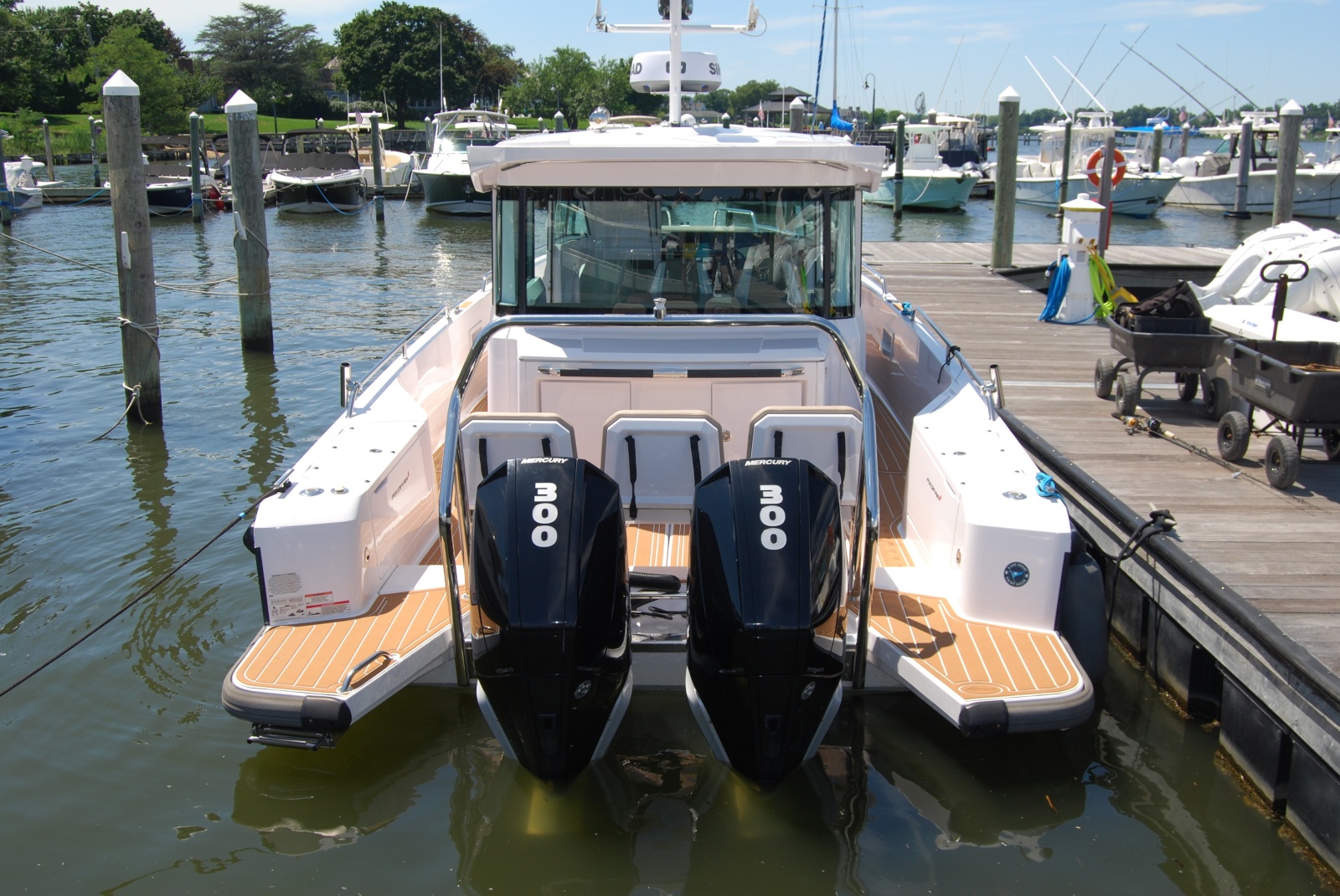 2022 Axopar 37 XC Cross Cabin