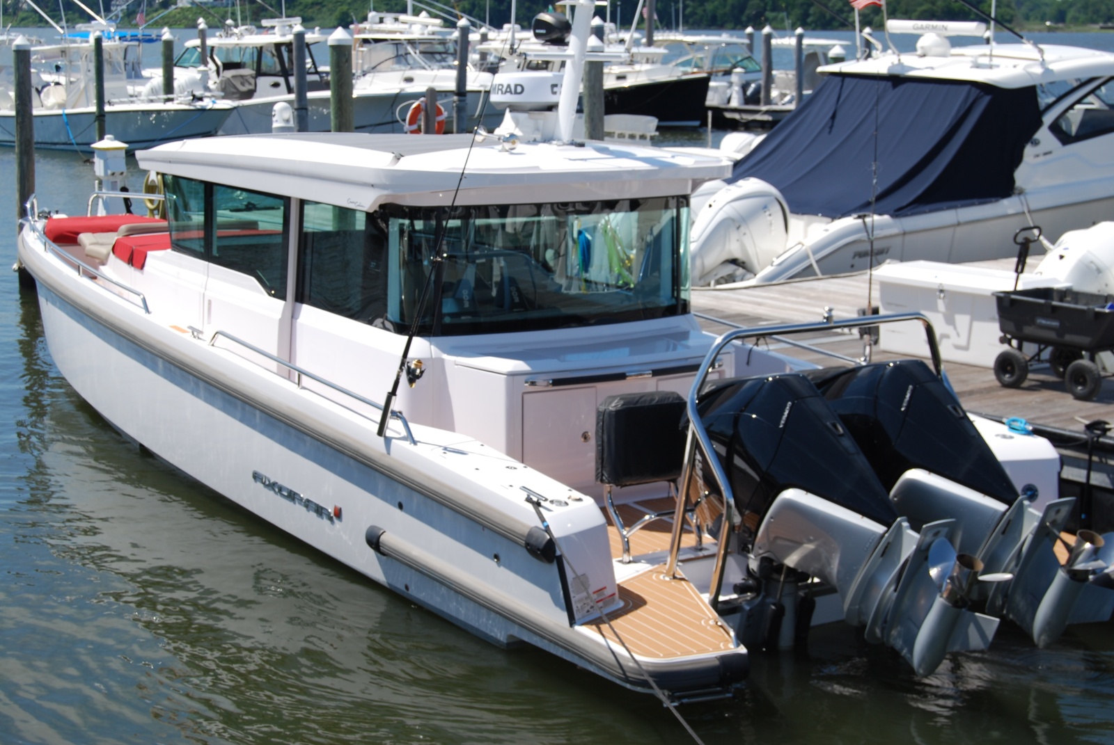 2022 Axopar 37 XC Cross Cabin