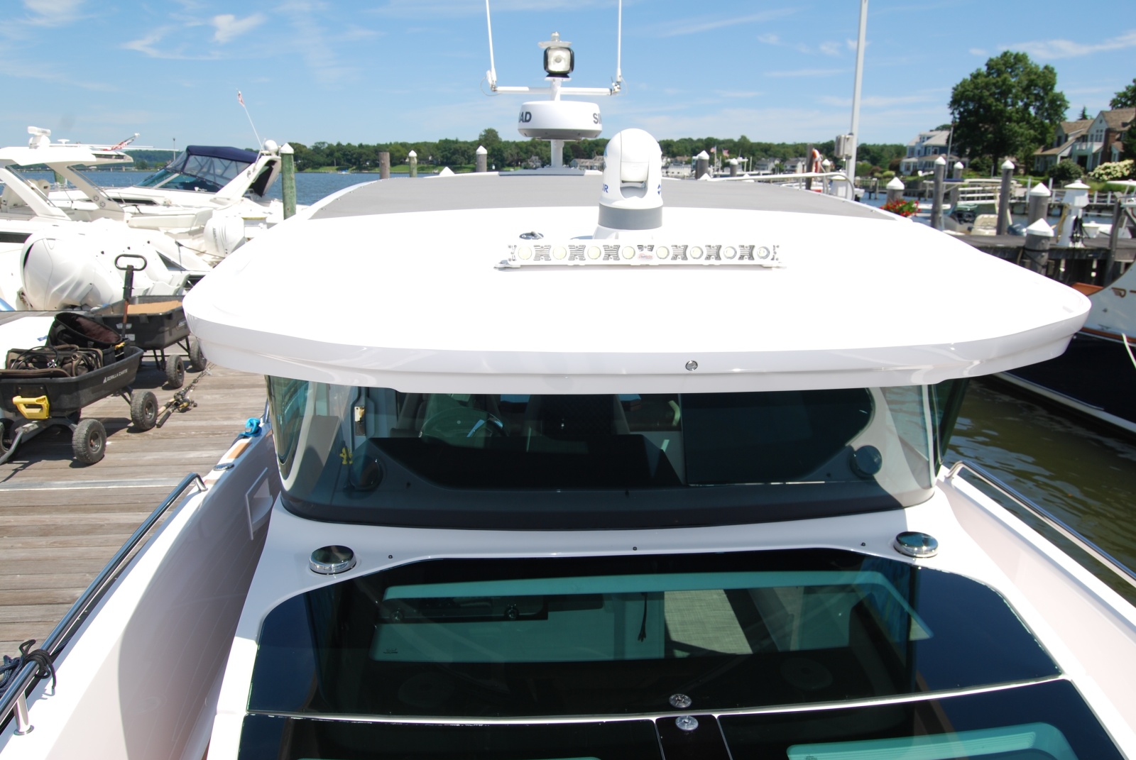 2022 Axopar 37 XC Cross Cabin