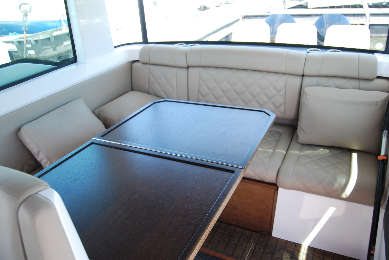 2022 Axopar 37 XC Cross Cabin