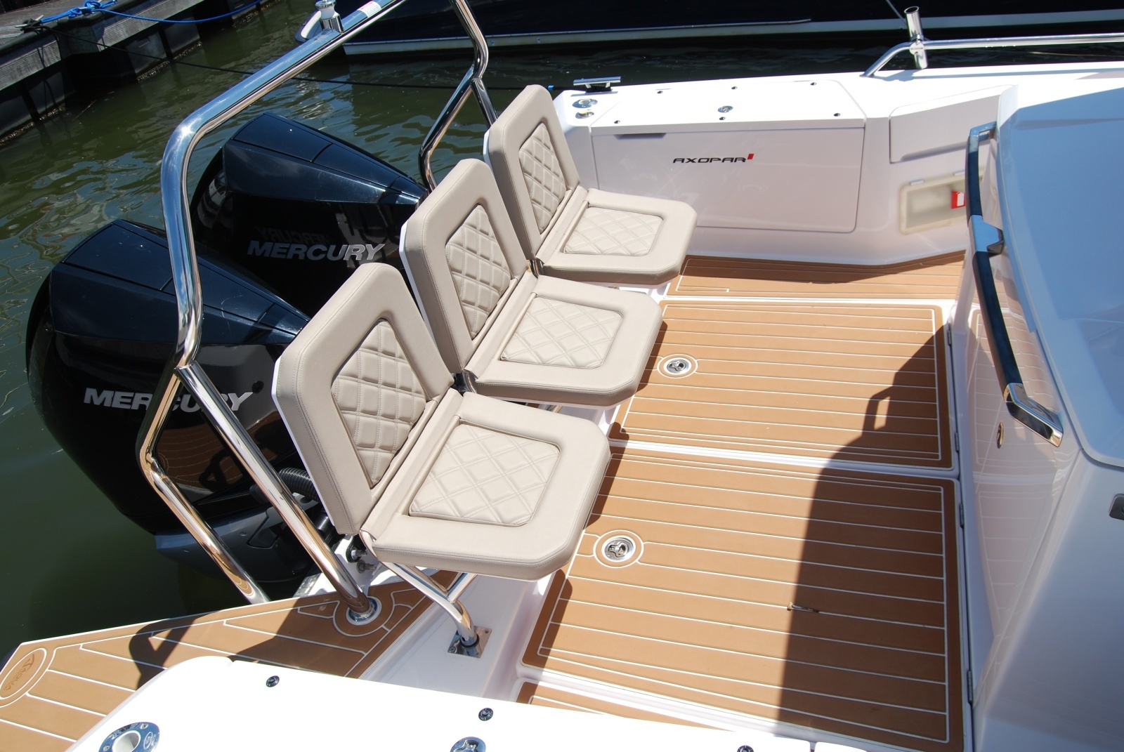 2022 Axopar 37 XC Cross Cabin