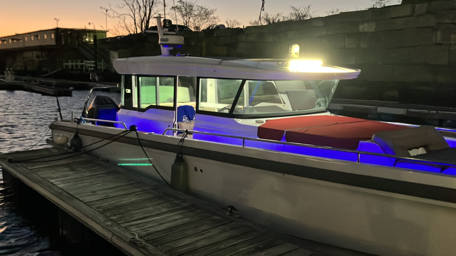 2022 Axopar 37 XC Cross Cabin