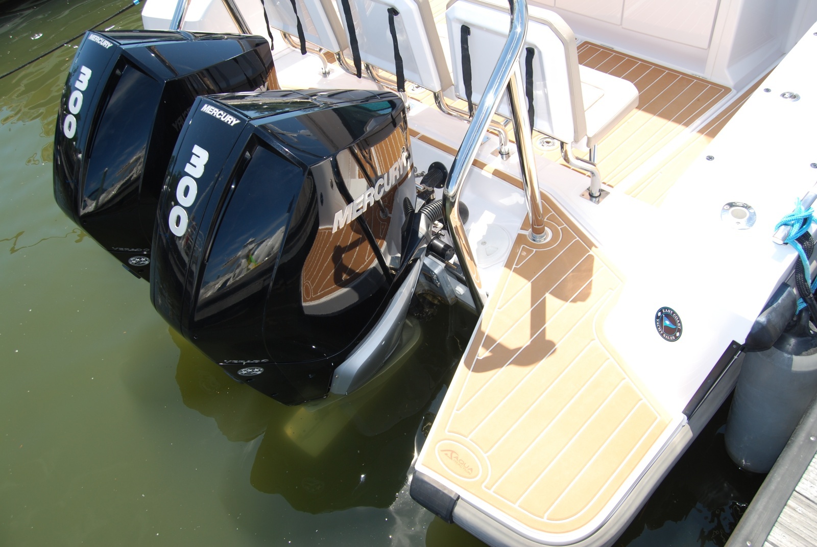 2022 Axopar 37 XC Cross Cabin