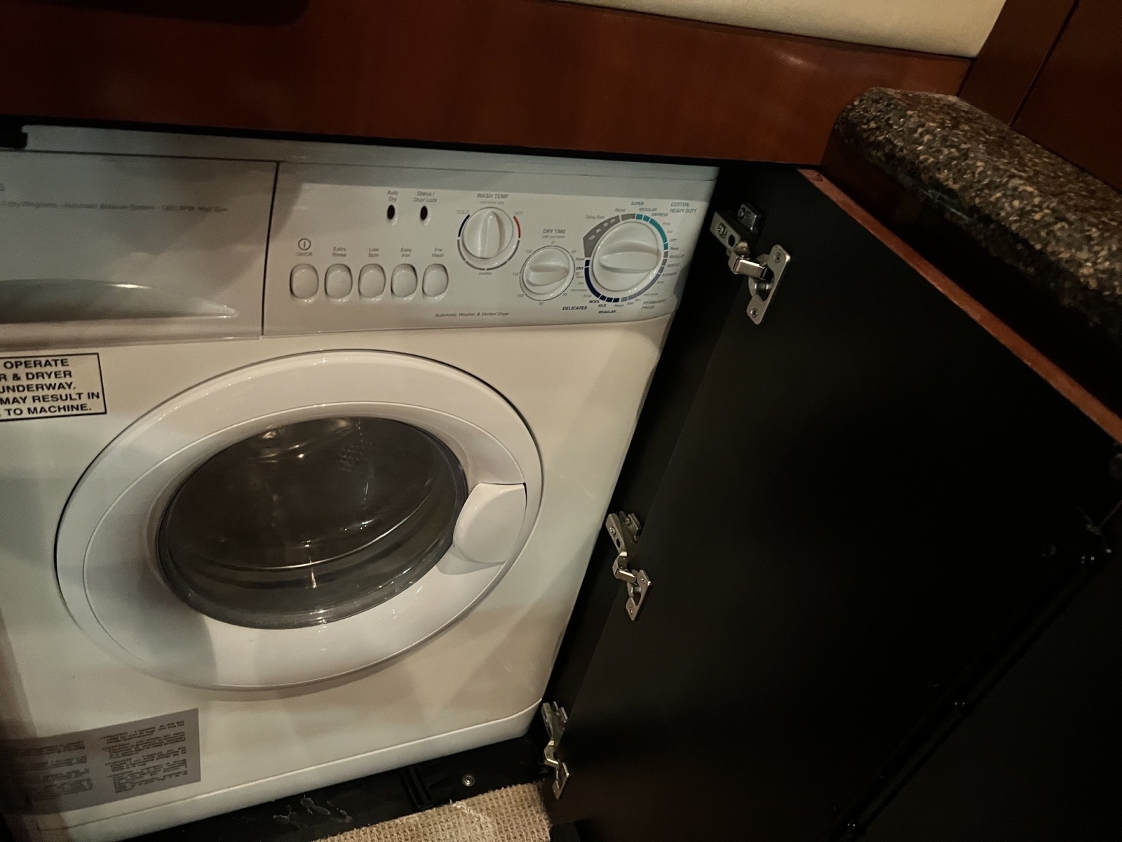 2005 Sea Ray 500 Sundancer