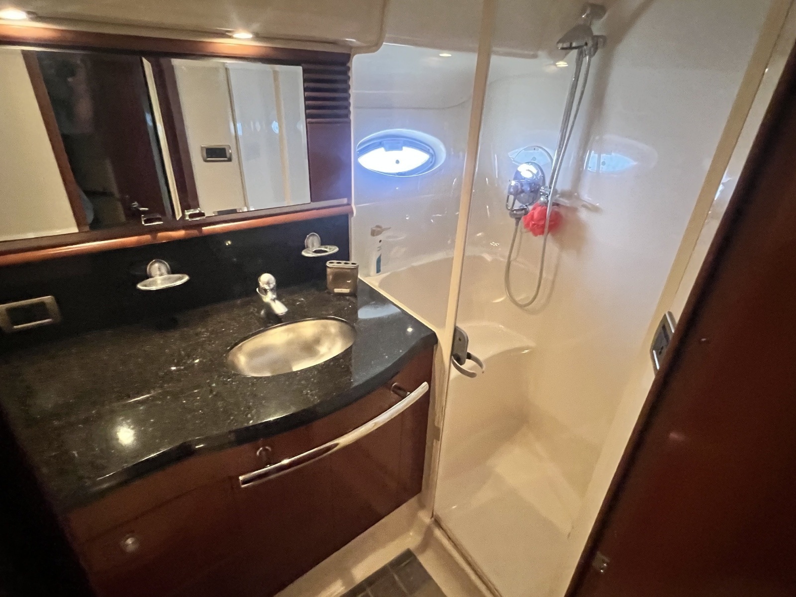 2005 Sea Ray 500 Sundancer