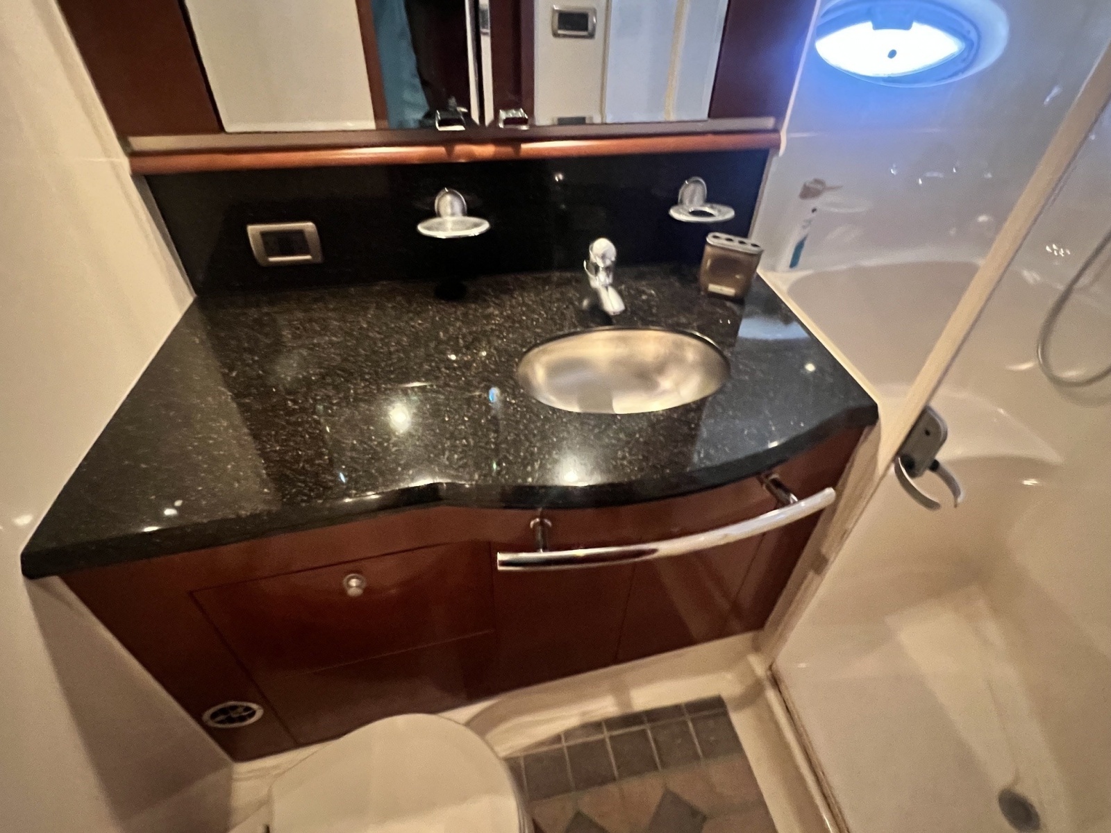 2005 Sea Ray 500 Sundancer