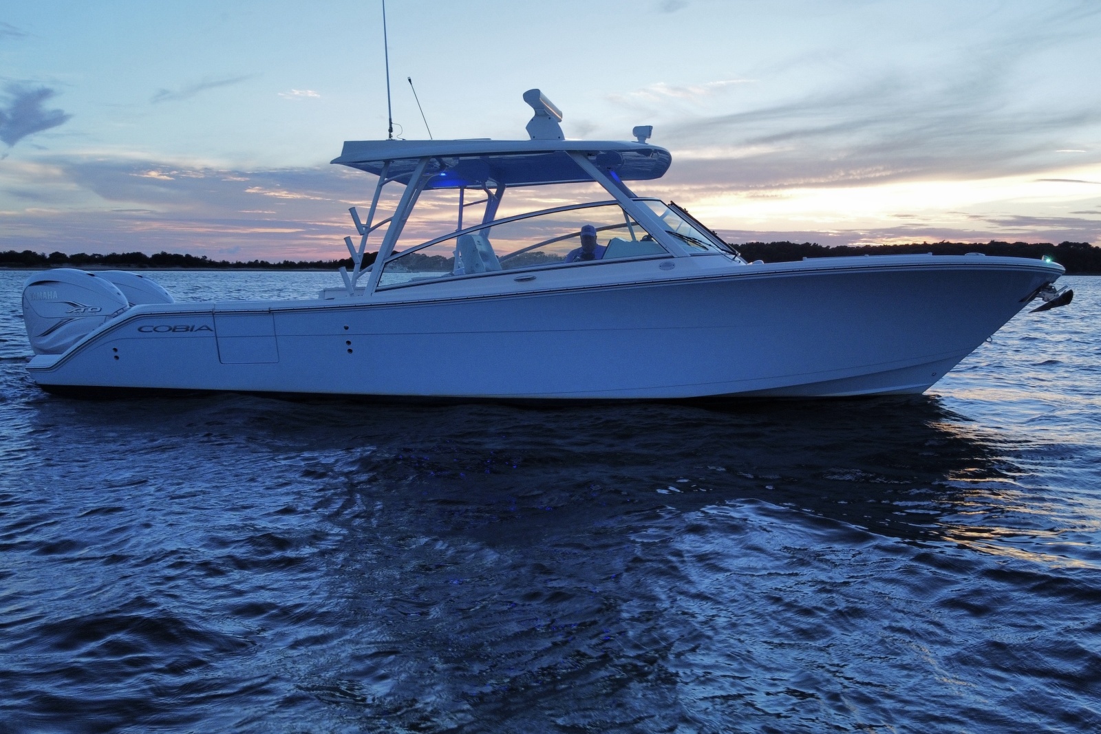 2023 Cobia 330 DC