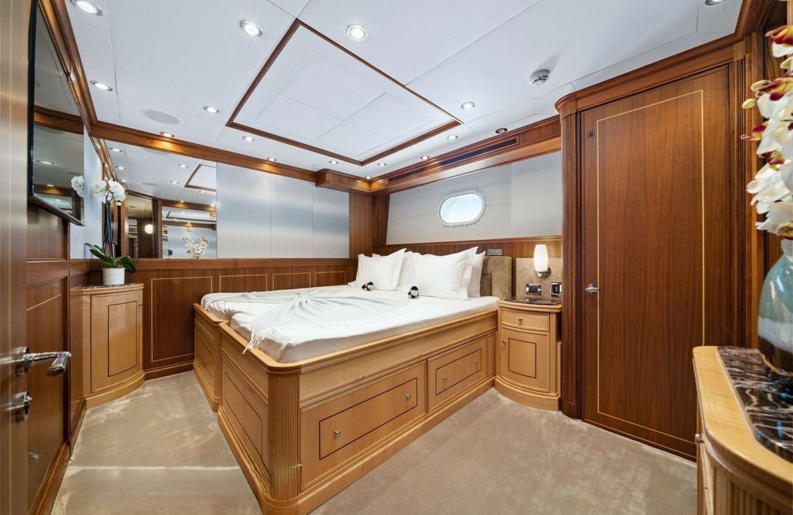 2009 Palmer Johnson Raised Pilothouse Flybridge