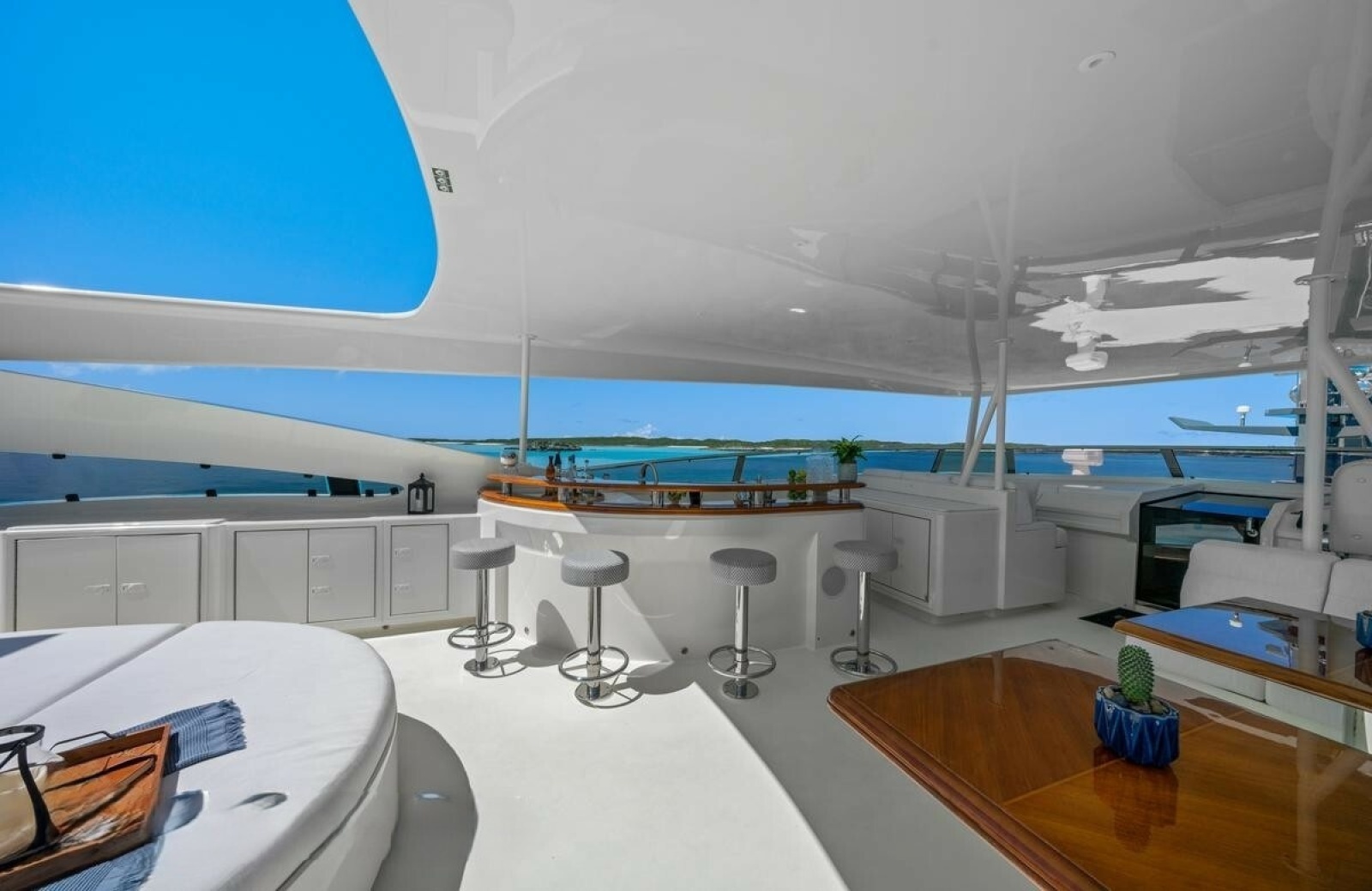 2009 Palmer Johnson Raised Pilothouse Flybridge