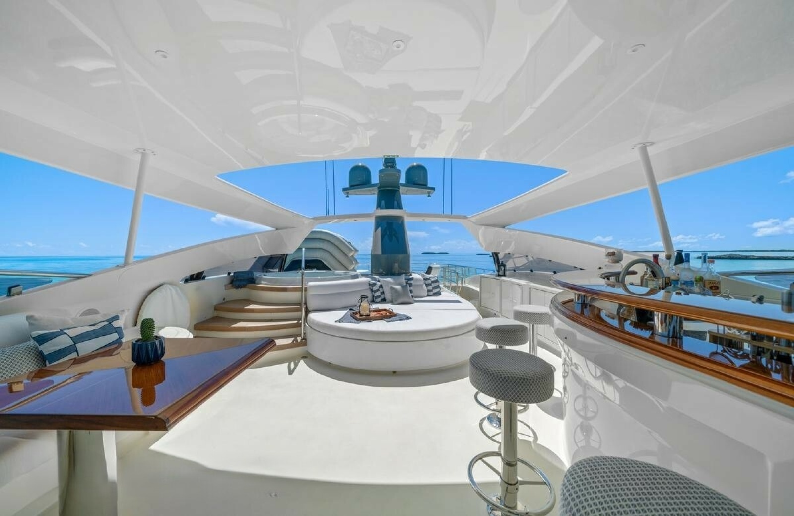 2009 Palmer Johnson Raised Pilothouse Flybridge