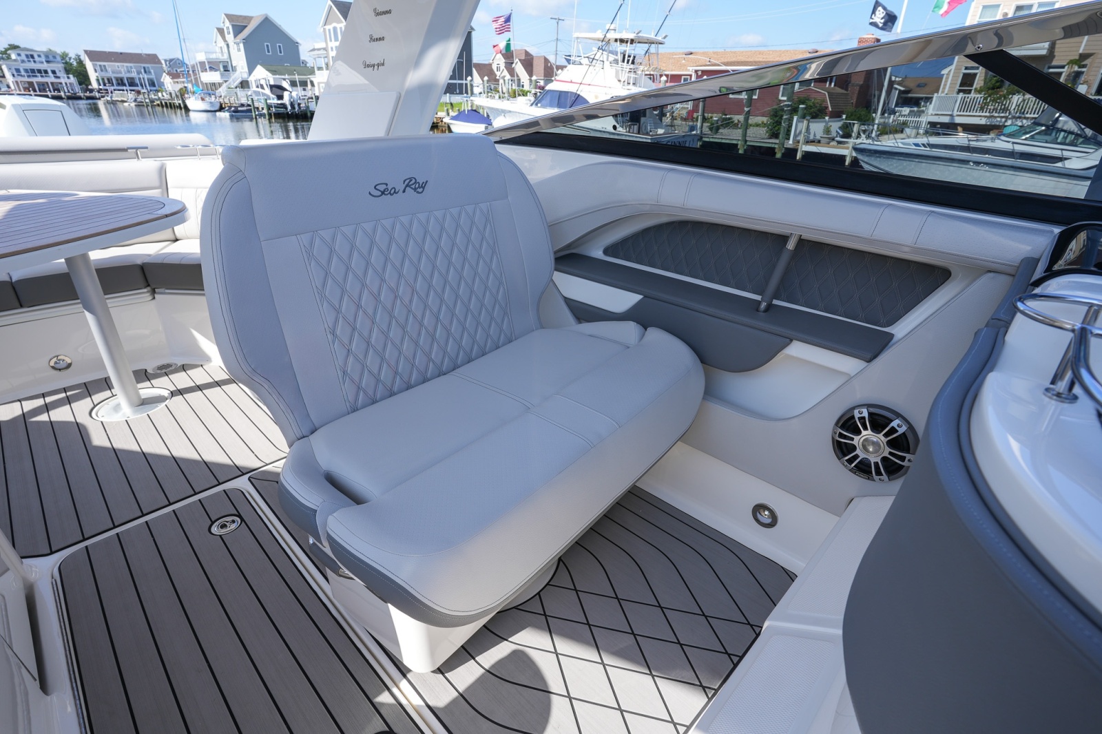 2024 Sea Ray SLX 310 Outboard