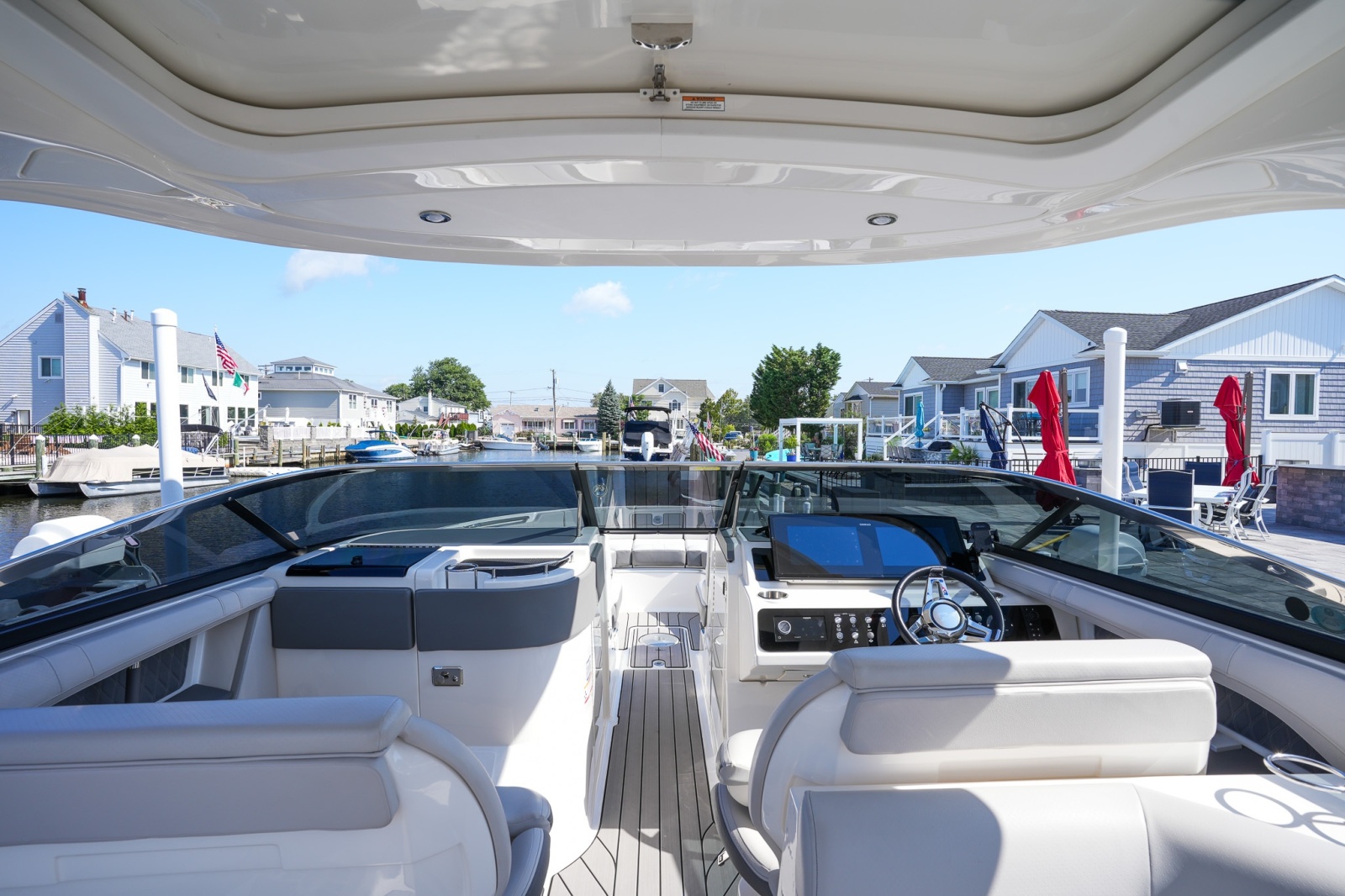 2024 Sea Ray SLX 310 Outboard