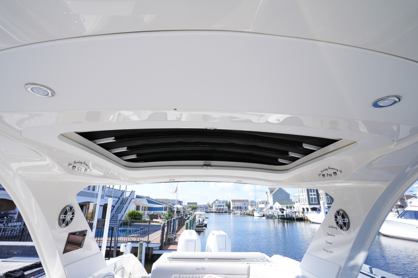 2024 Sea Ray SLX 310 Outboard