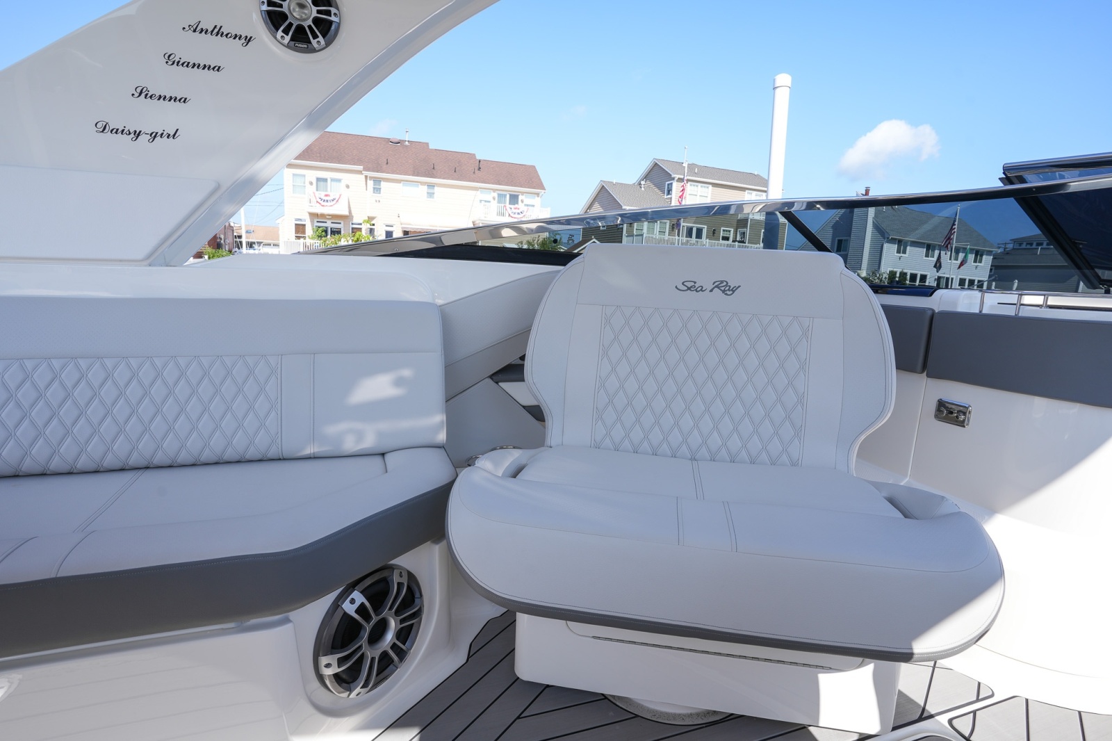 2024 Sea Ray SLX 310 Outboard