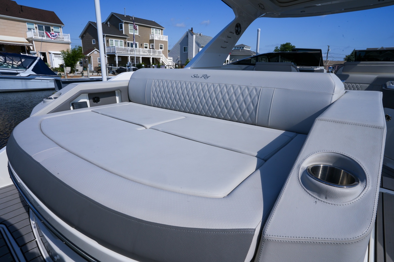 2024 Sea Ray SLX 310 Outboard