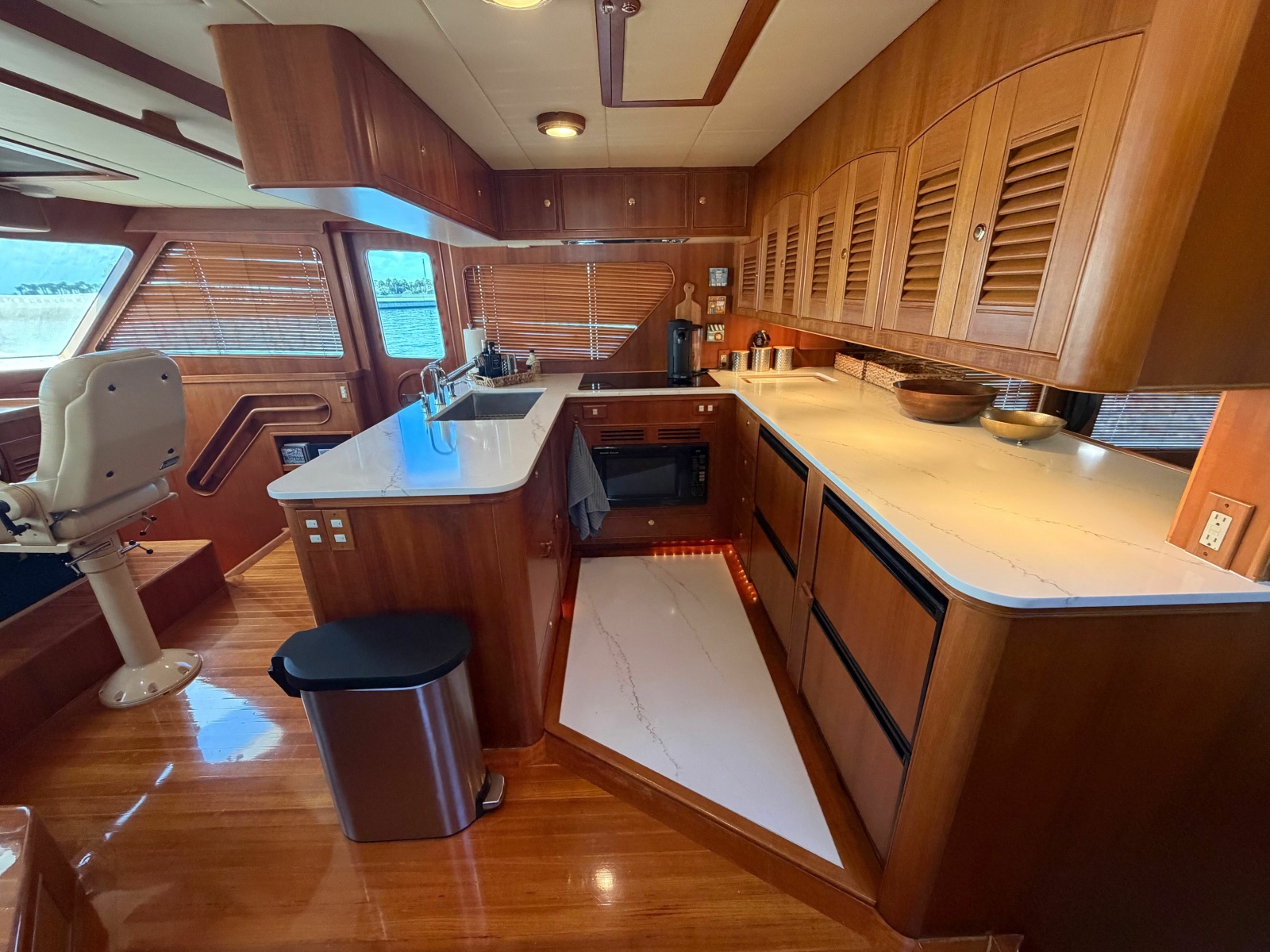 2006 Marlow Explorer 53C