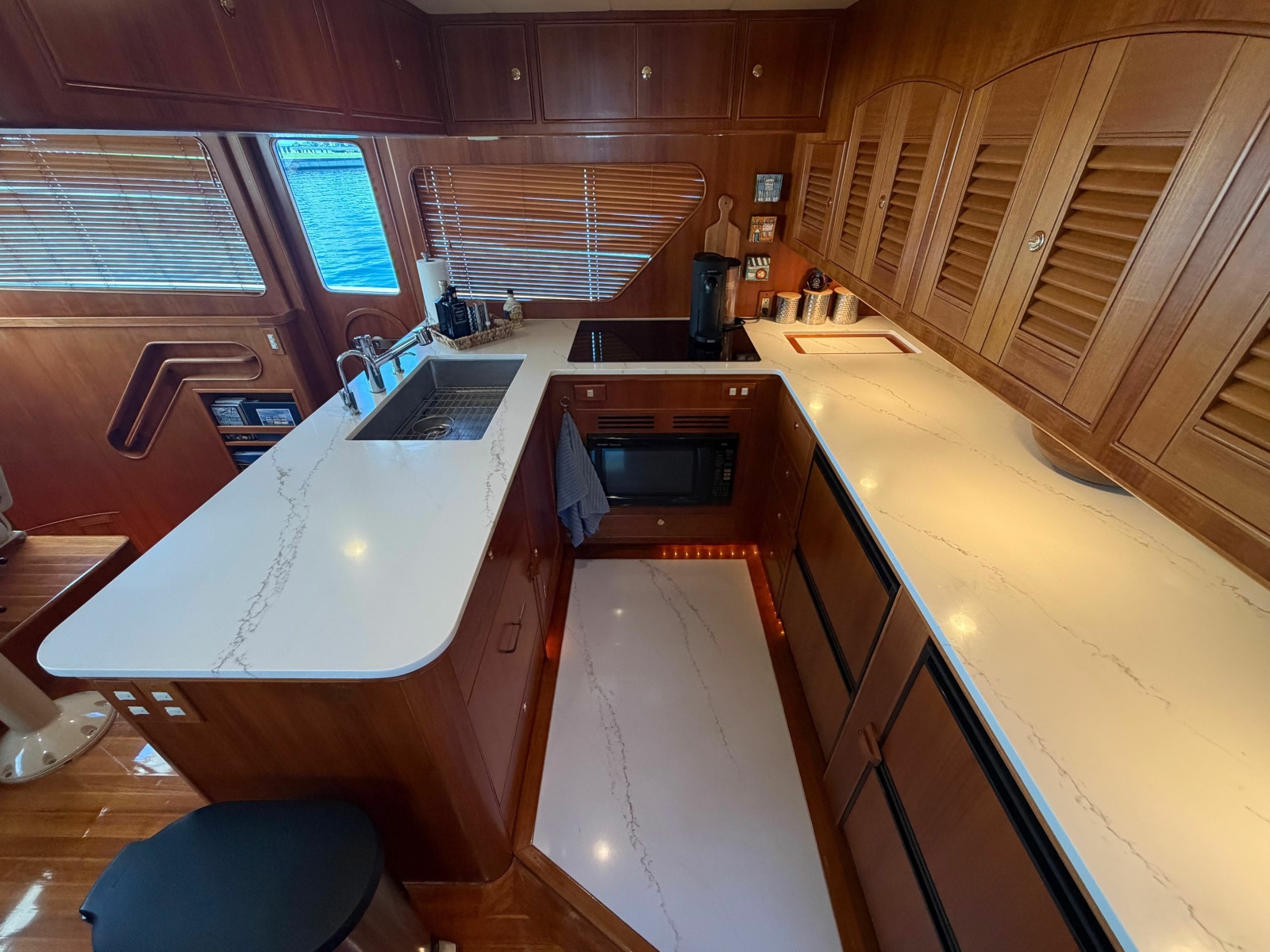 2006 Marlow Explorer 53C