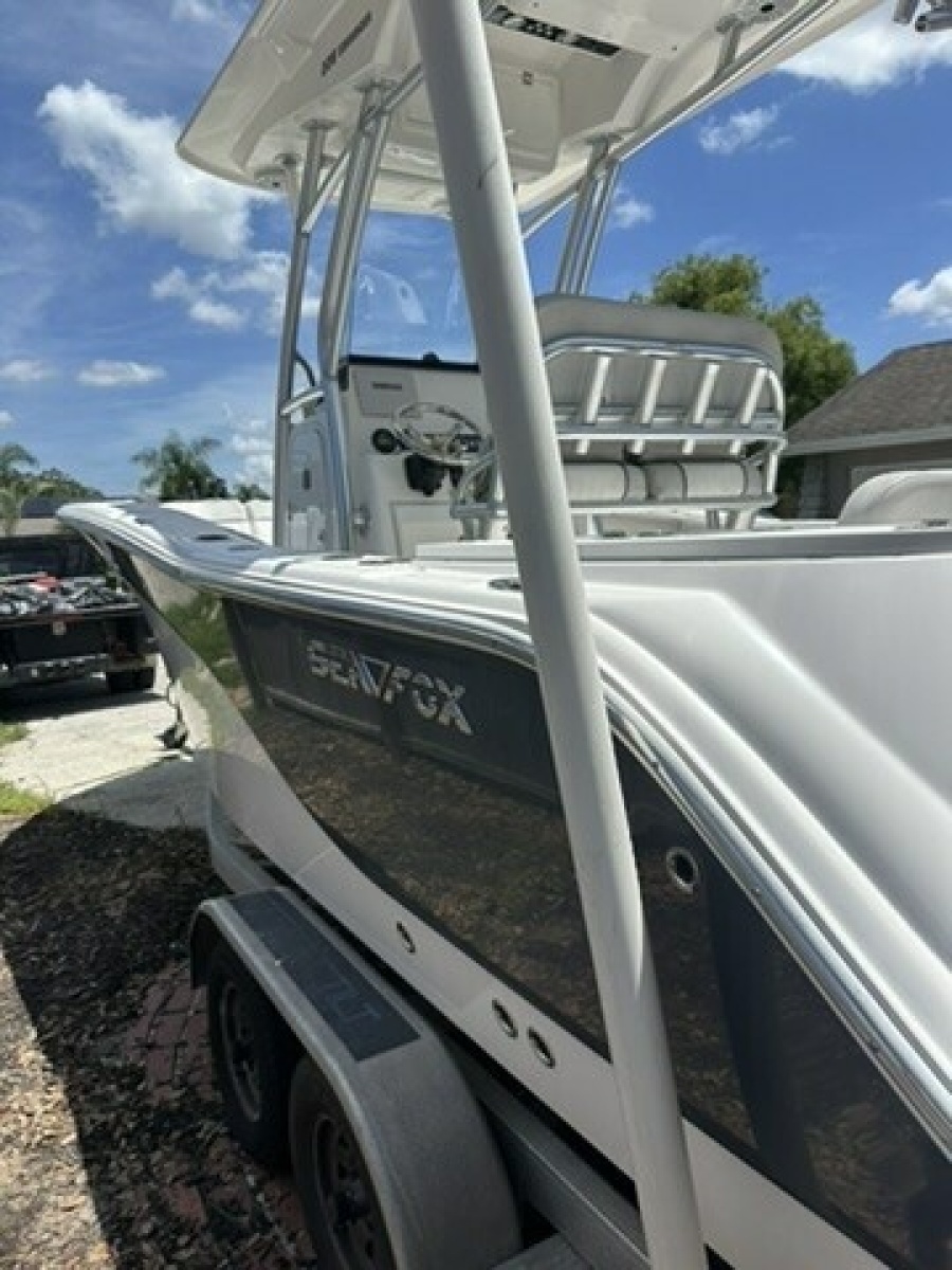 2020 Sea Fox 228 Commander