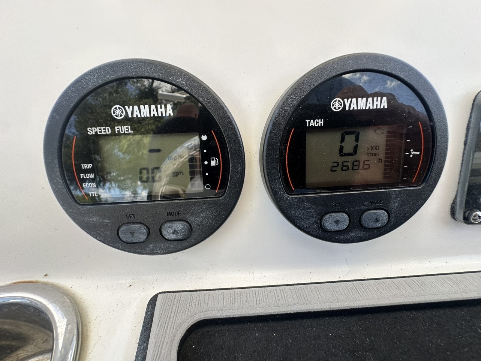 2020 Sea Fox 228 Commander