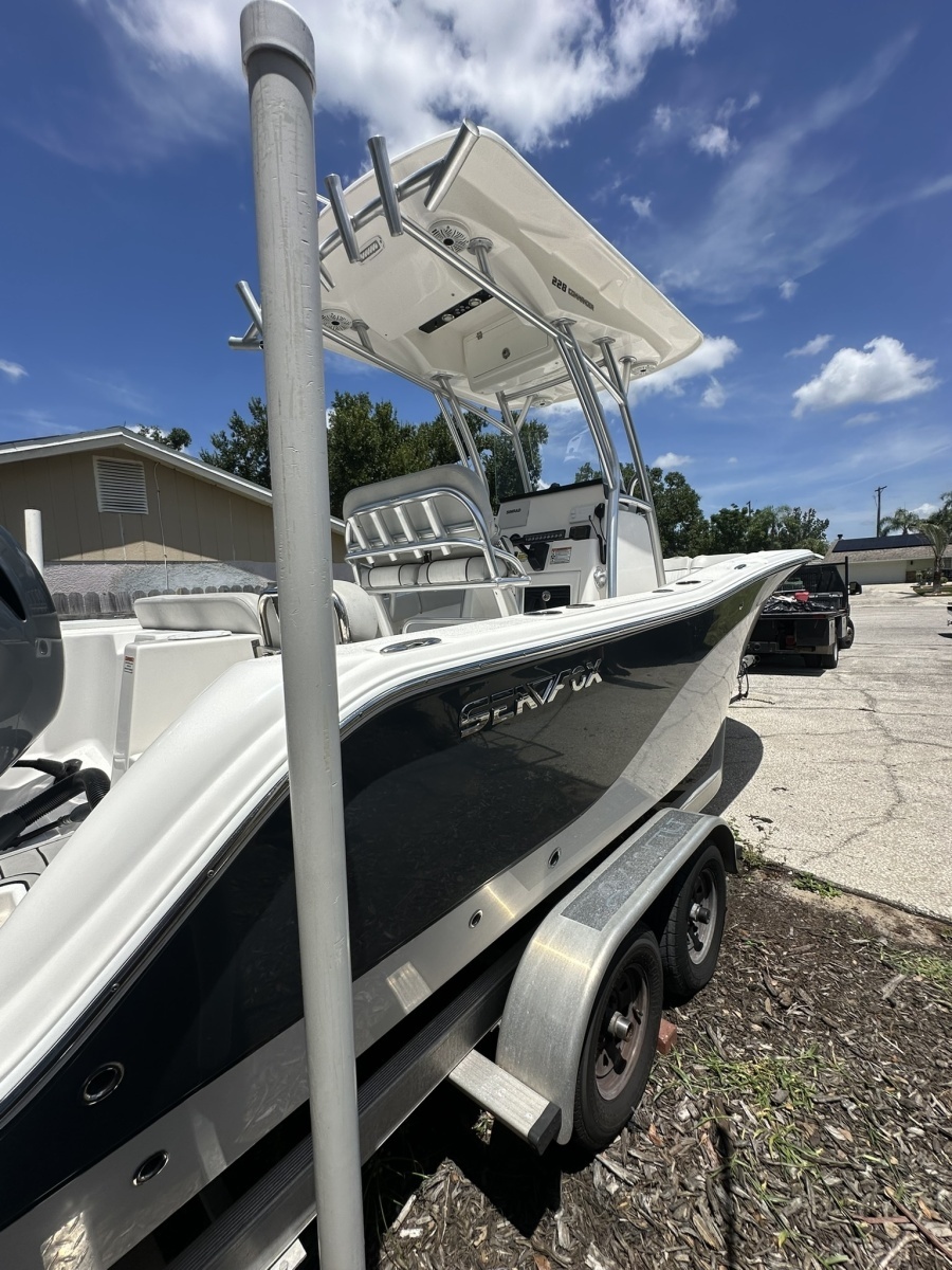 2020 Sea Fox 228 Commander
