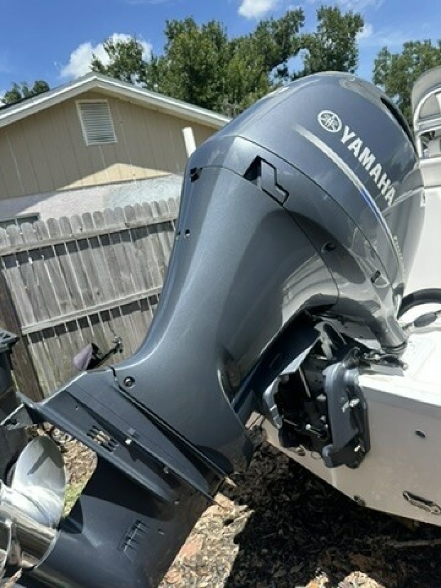 2020 Sea Fox 228 Commander