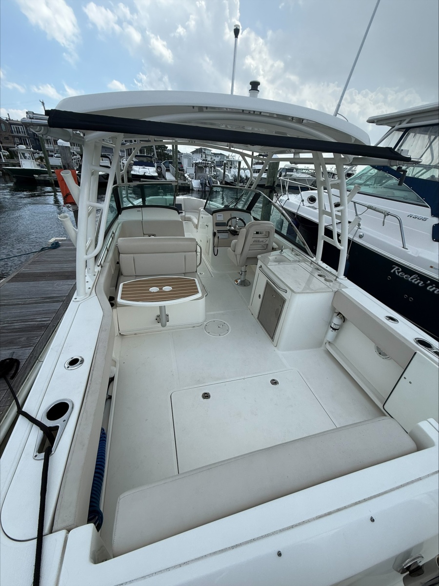2019 Boston Whaler 270 Vantage