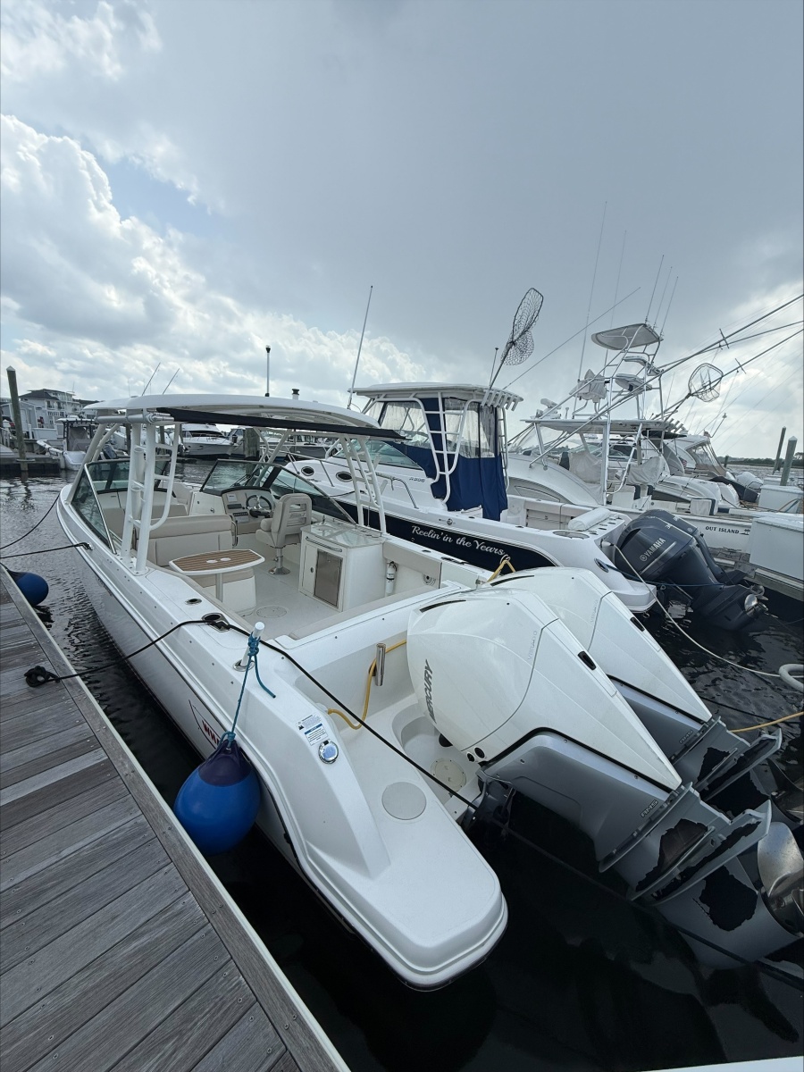 2019 Boston Whaler 270 Vantage