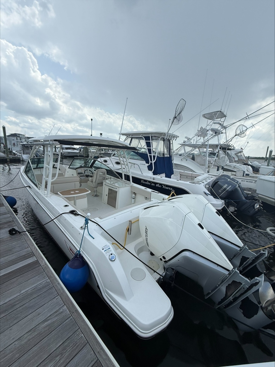 2019 Boston Whaler 270 Vantage