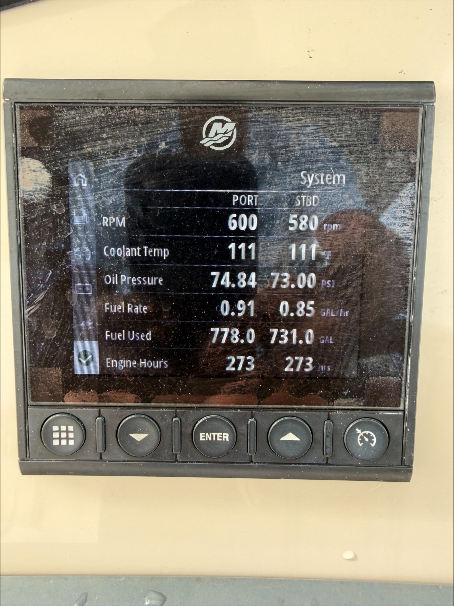 2019 Boston Whaler 270 Vantage