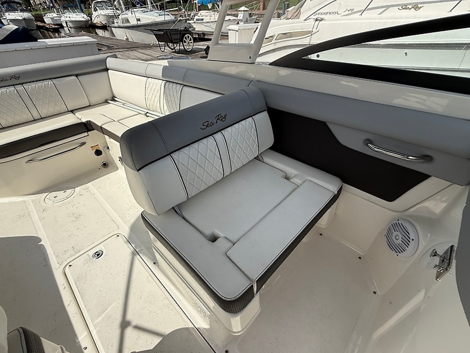 2017 Sea Ray SDX 270 — 0005843560