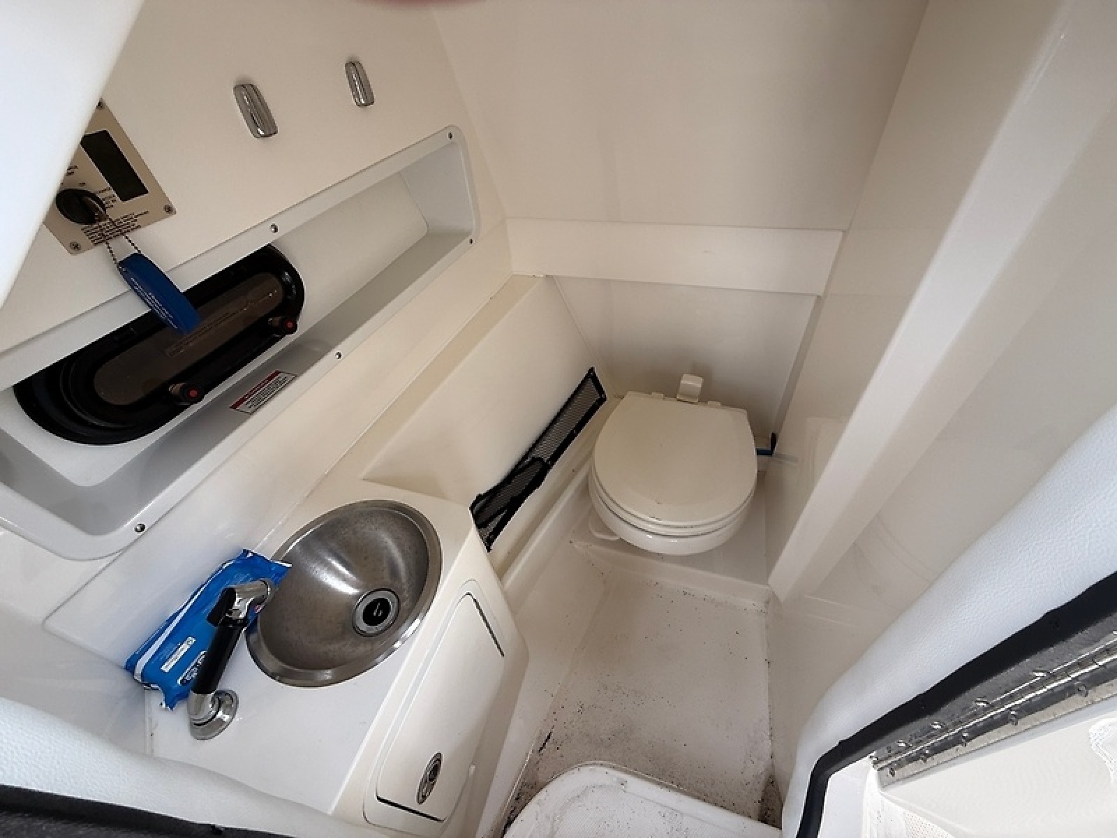 2017 Sea Ray SDX 270 — 0005843579