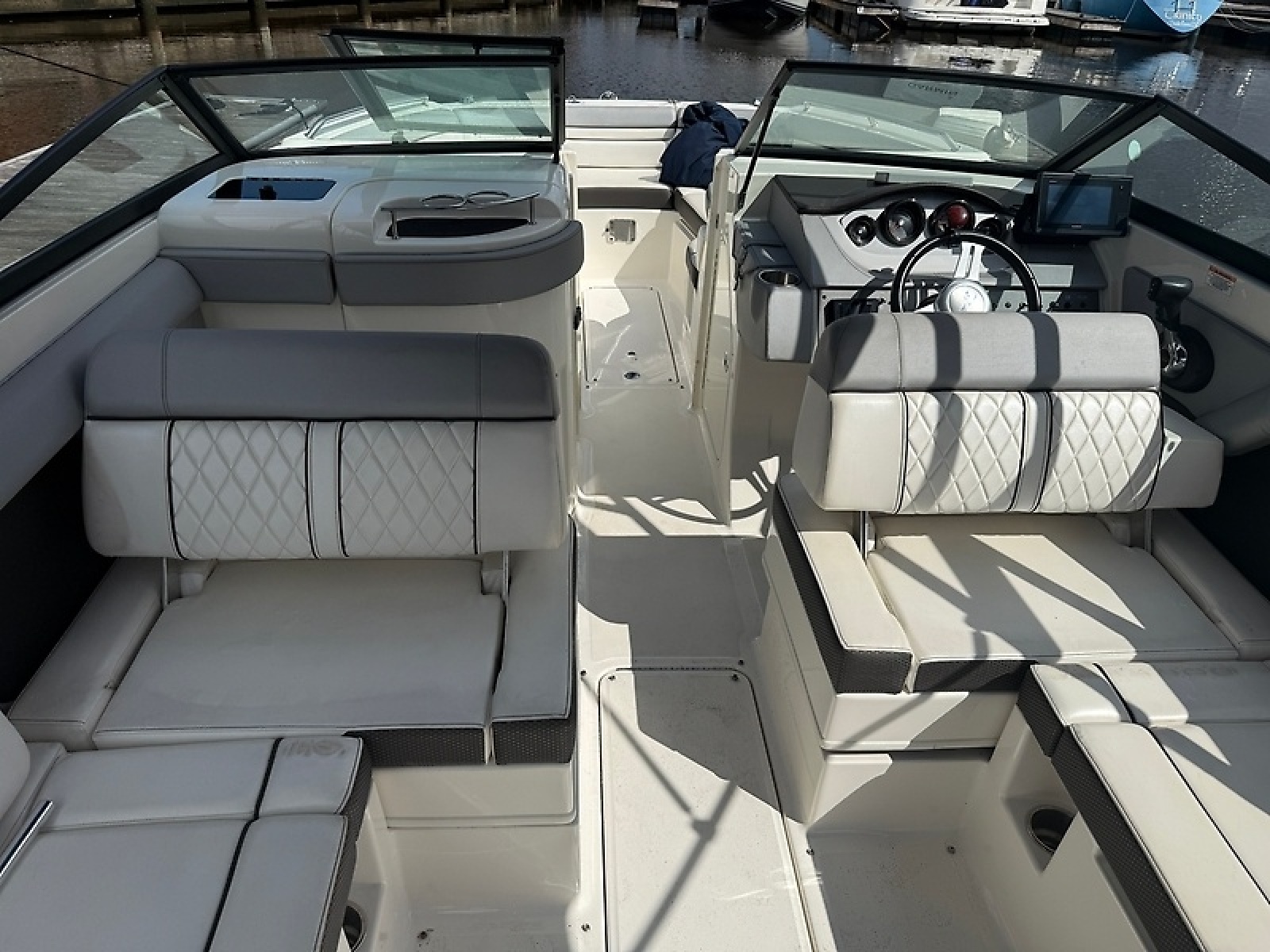 2017 Sea Ray SDX 270 — 0005843580