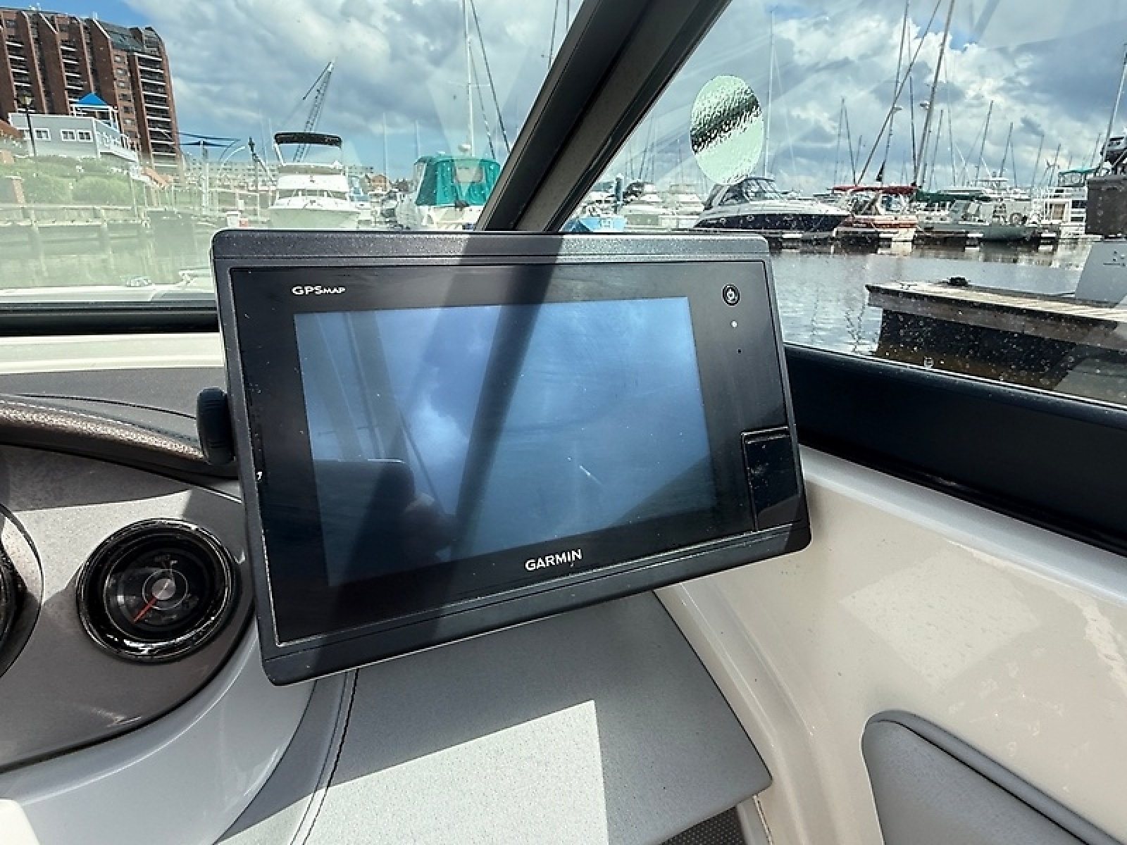 2017 Sea Ray SDX 270 — 0005843585