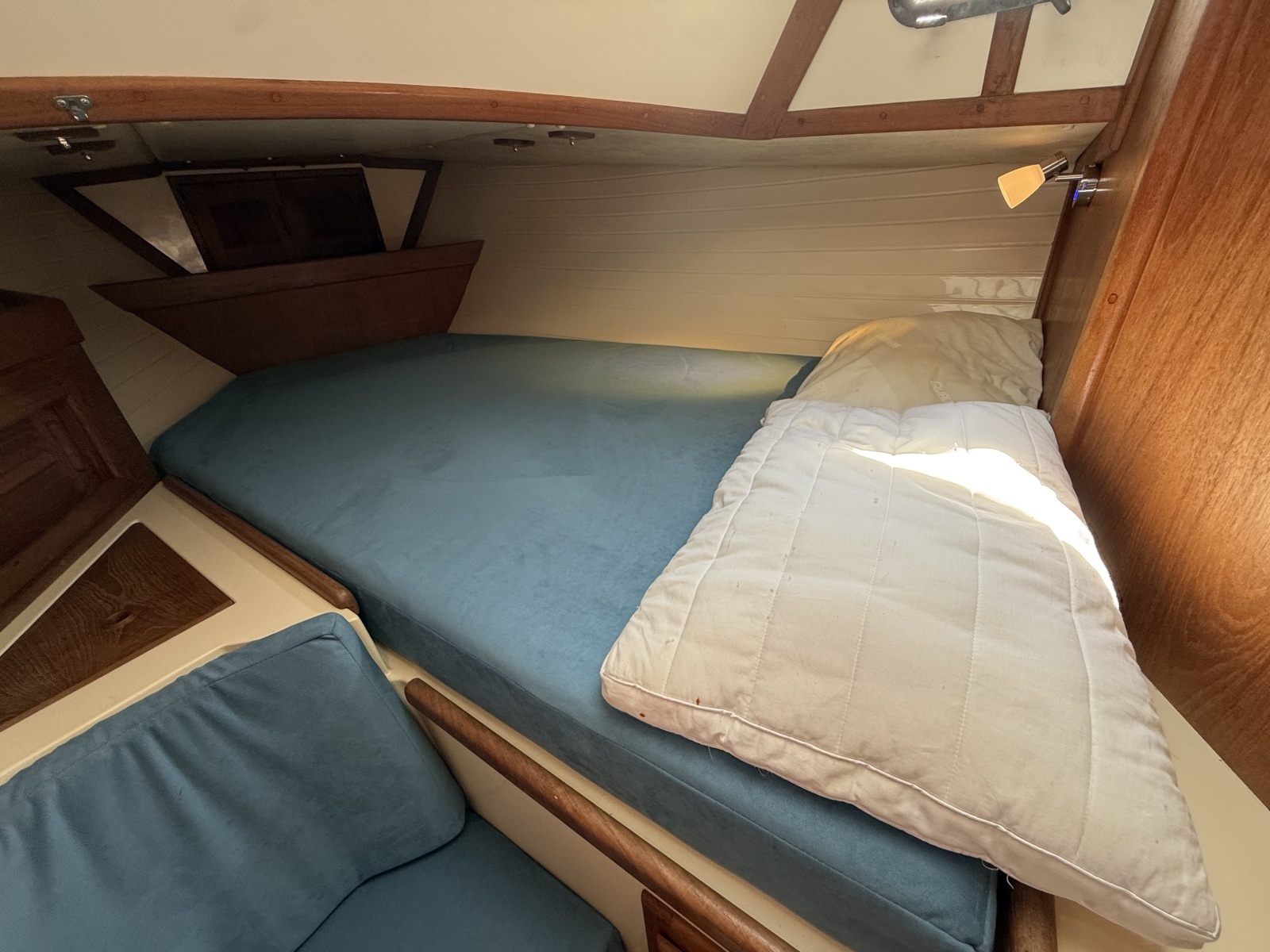 1994 Pacific Seacraft 37