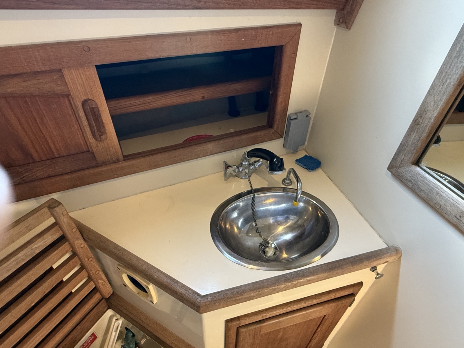 1994 Pacific Seacraft 37