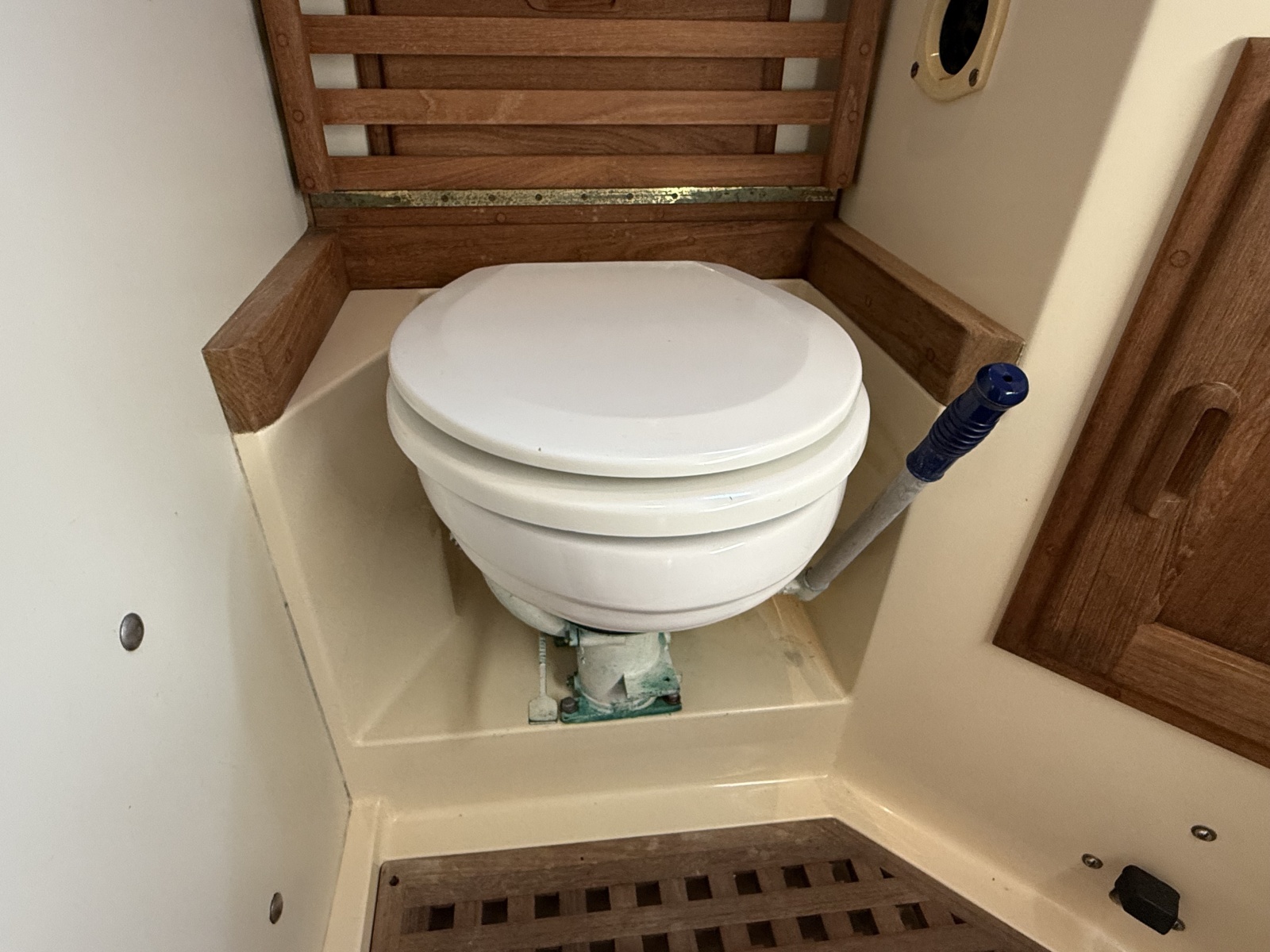 1994 Pacific Seacraft 37