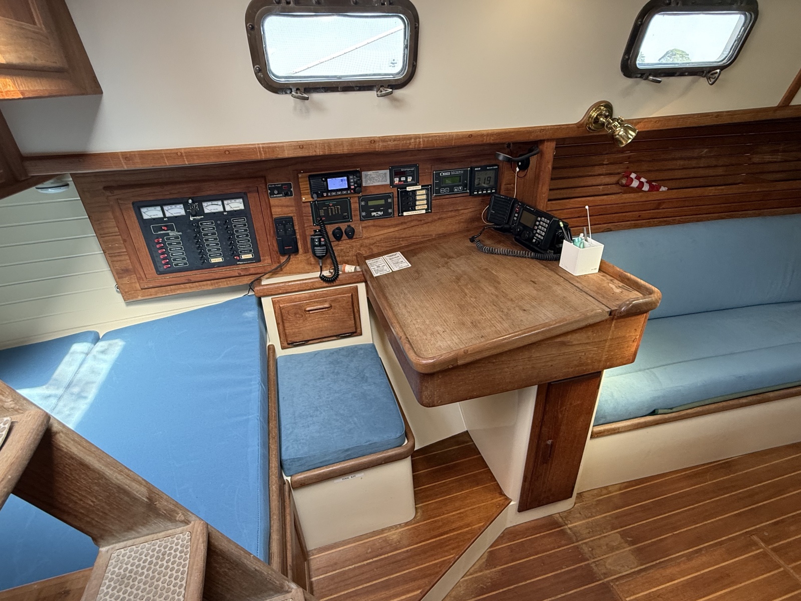 1994 Pacific Seacraft 37